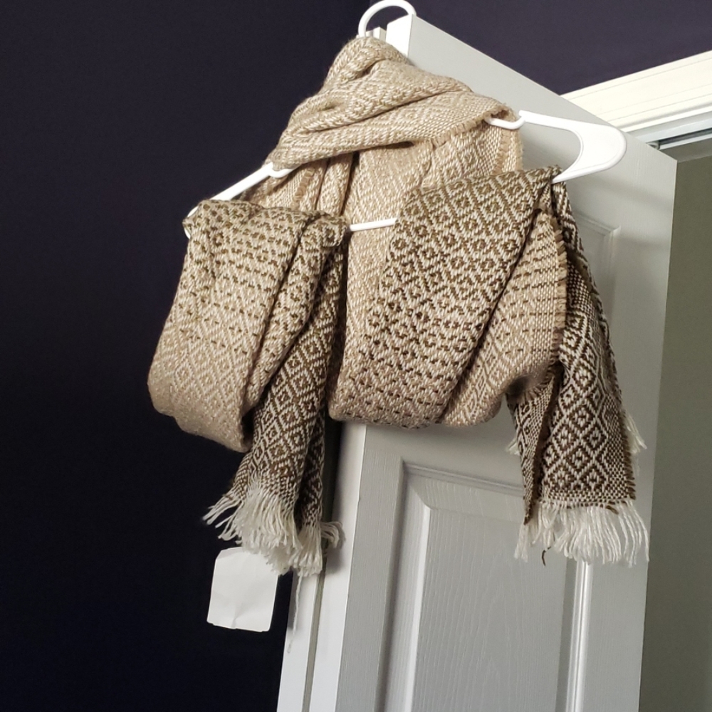 Scarf - Picture 4 of 5